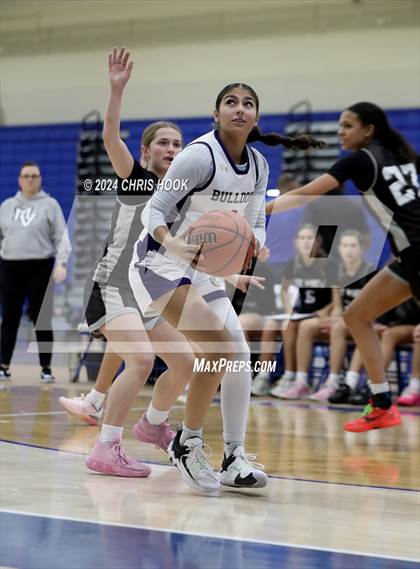 Thumbnail 2 in Mountain View vs Queen Creek (Inferno Invitational) photogallery.