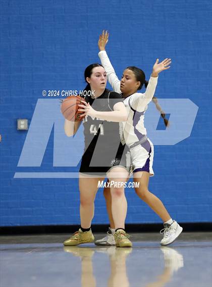 Thumbnail 2 in Mountain View vs Queen Creek (Inferno Invitational) photogallery.