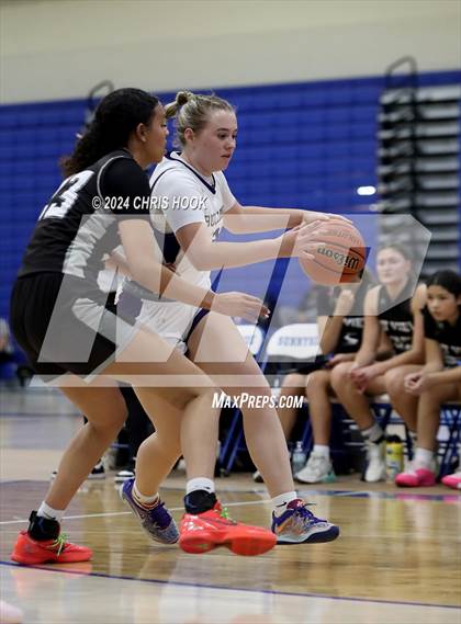 Thumbnail 2 in Mountain View vs Queen Creek (Inferno Invitational) photogallery.