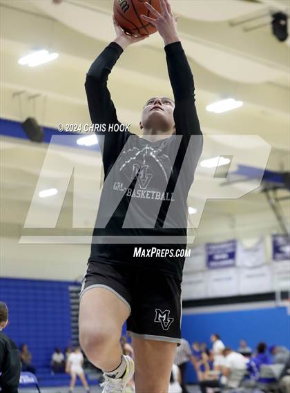 Thumbnail 3 in Mountain View vs Queen Creek (Inferno Invitational) photogallery.
