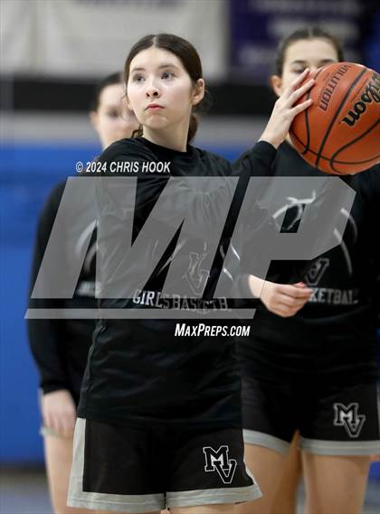 Thumbnail 3 in Mountain View vs Queen Creek (Inferno Invitational) photogallery.