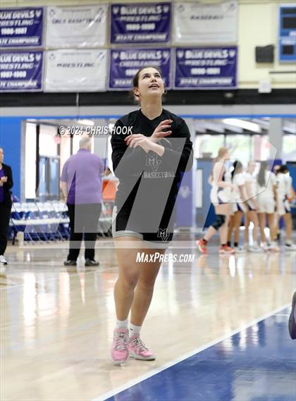Thumbnail 3 in Mountain View vs Queen Creek (Inferno Invitational) photogallery.