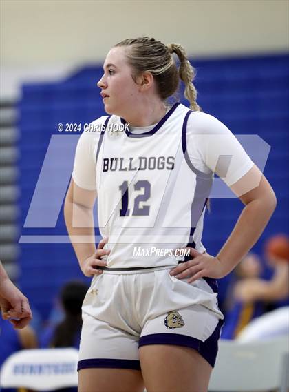 Thumbnail 2 in Mountain View vs Queen Creek (Inferno Invitational) photogallery.