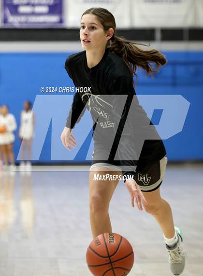 Thumbnail 2 in Mountain View vs Queen Creek (Inferno Invitational) photogallery.
