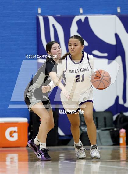 Thumbnail 3 in Mountain View vs Queen Creek (Inferno Invitational) photogallery.