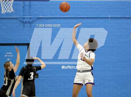 Thumbnail 3 in Mountain View vs Queen Creek (Inferno Invitational) photogallery.