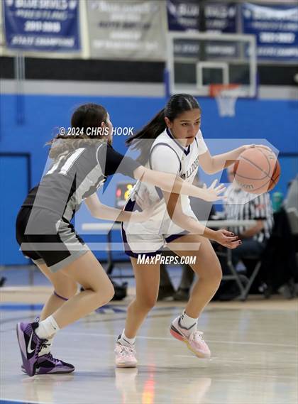 Thumbnail 2 in Mountain View vs Queen Creek (Inferno Invitational) photogallery.