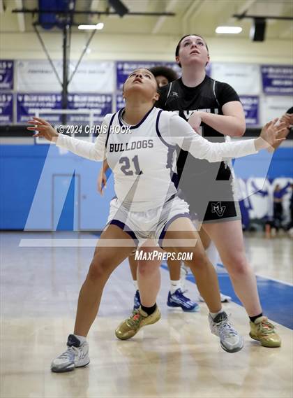 Thumbnail 3 in Mountain View vs Queen Creek (Inferno Invitational) photogallery.