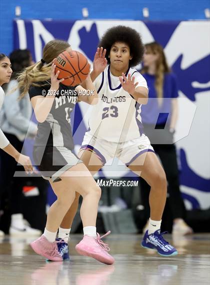 Thumbnail 3 in Mountain View vs Queen Creek (Inferno Invitational) photogallery.