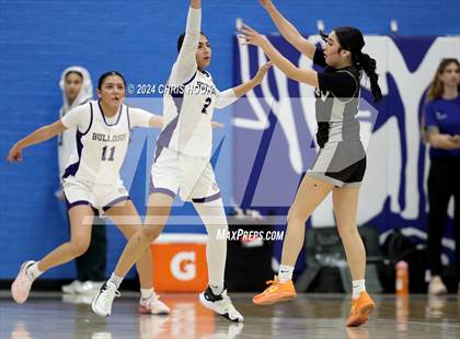 Thumbnail 2 in Mountain View vs Queen Creek (Inferno Invitational) photogallery.