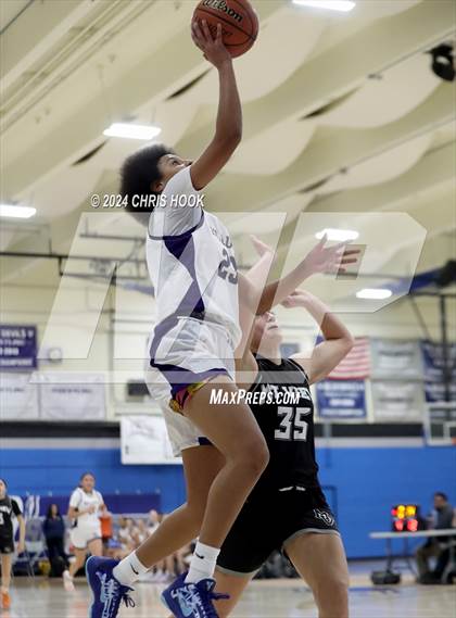 Thumbnail 1 in Mountain View vs Queen Creek (Inferno Invitational) photogallery.