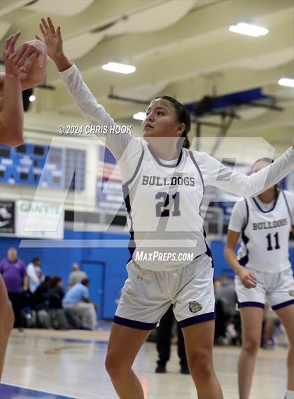 Thumbnail 2 in Mountain View vs Queen Creek (Inferno Invitational) photogallery.