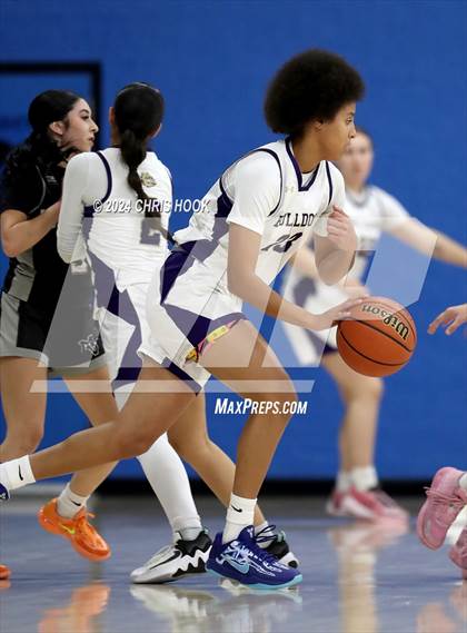 Thumbnail 2 in Mountain View vs Queen Creek (Inferno Invitational) photogallery.