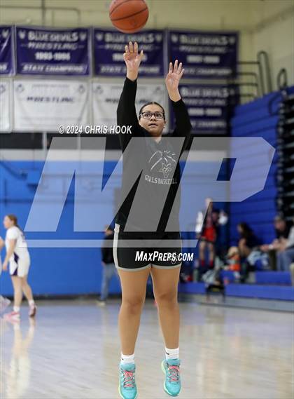 Thumbnail 2 in Mountain View vs Queen Creek (Inferno Invitational) photogallery.