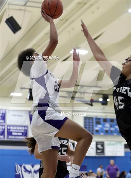 Thumbnail 1 in Mountain View vs Queen Creek (Inferno Invitational) photogallery.