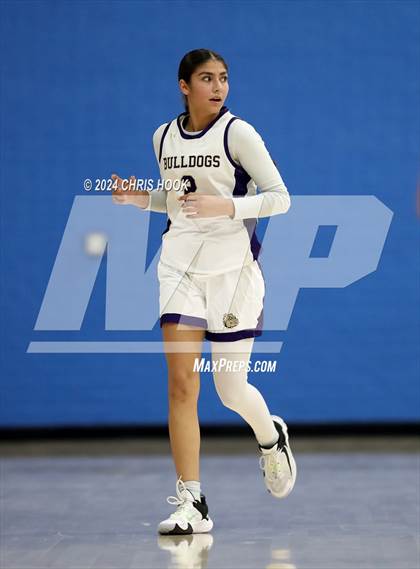 Thumbnail 2 in Mountain View vs Queen Creek (Inferno Invitational) photogallery.