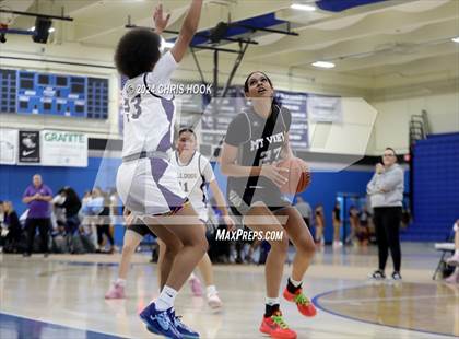 Thumbnail 2 in Mountain View vs Queen Creek (Inferno Invitational) photogallery.
