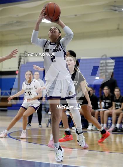 Thumbnail 3 in Mountain View vs Queen Creek (Inferno Invitational) photogallery.