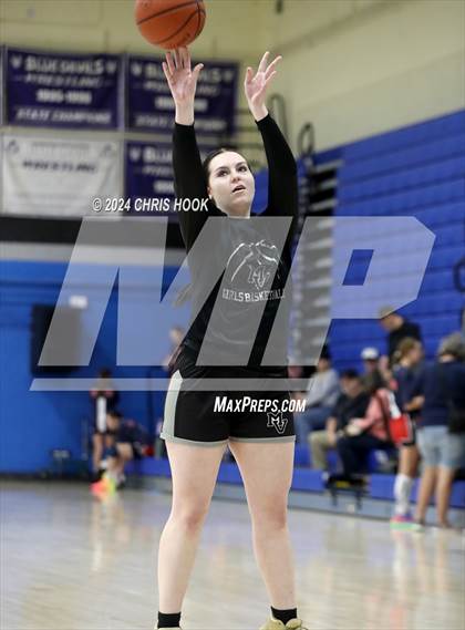 Thumbnail 3 in Mountain View vs Queen Creek (Inferno Invitational) photogallery.