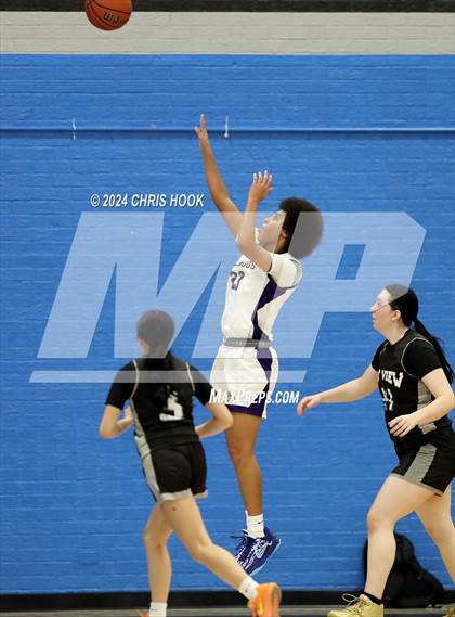 Thumbnail 1 in Mountain View vs Queen Creek (Inferno Invitational) photogallery.