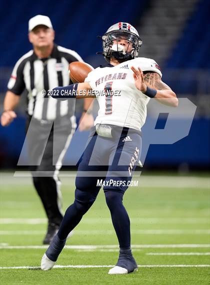 Thumbnail 2 in College Station vs. Corpus Christi Veterans Memorial (UIL 5A Division I Semifinal) photogallery.