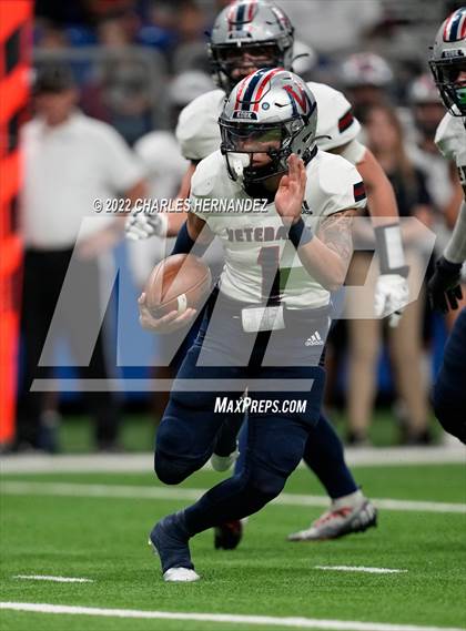 Thumbnail 3 in College Station vs. Corpus Christi Veterans Memorial (UIL 5A Division I Semifinal) photogallery.