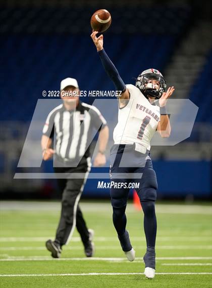 Thumbnail 2 in College Station vs. Corpus Christi Veterans Memorial (UIL 5A Division I Semifinal) photogallery.