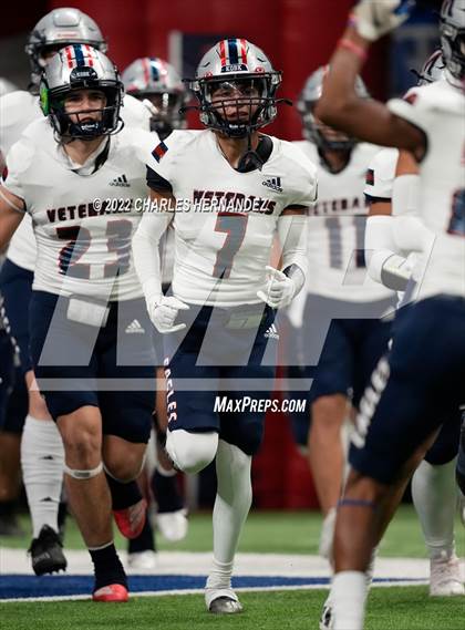 Thumbnail 2 in College Station vs. Corpus Christi Veterans Memorial (UIL 5A Division I Semifinal) photogallery.