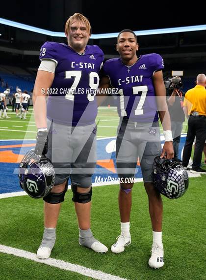 Thumbnail 2 in College Station vs. Corpus Christi Veterans Memorial (UIL 5A Division I Semifinal) photogallery.