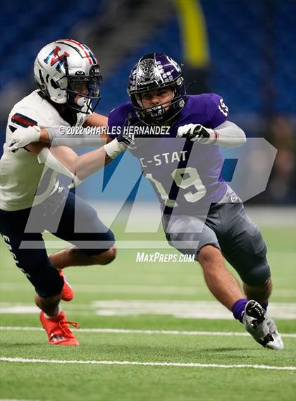 Thumbnail 3 in College Station vs. Corpus Christi Veterans Memorial (UIL 5A Division I Semifinal) photogallery.