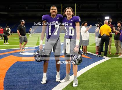 Thumbnail 2 in College Station vs. Corpus Christi Veterans Memorial (UIL 5A Division I Semifinal) photogallery.
