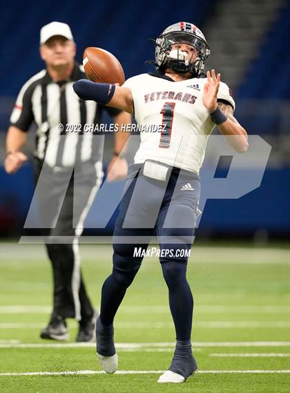Thumbnail 3 in College Station vs. Corpus Christi Veterans Memorial (UIL 5A Division I Semifinal) photogallery.