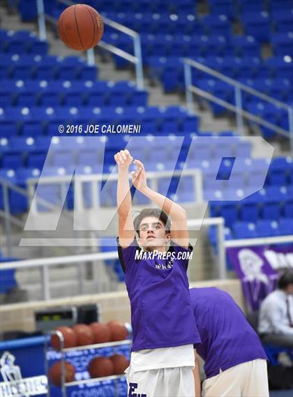 Thumbnail 2 in Holmes vs Warren photogallery.