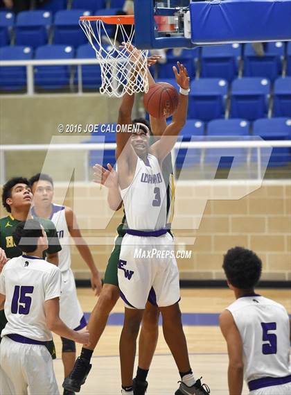 Thumbnail 3 in Holmes vs Warren photogallery.