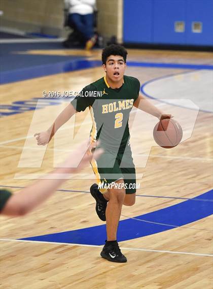 Thumbnail 3 in Holmes vs Warren photogallery.