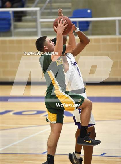 Thumbnail 3 in Holmes vs Warren photogallery.