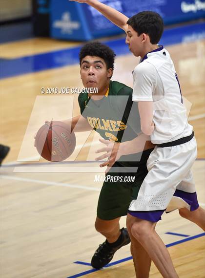 Thumbnail 3 in Holmes vs Warren photogallery.