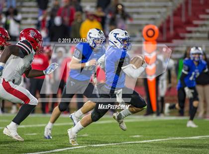 Thumbnail 3 in Lake Taylor vs. Tuscarora (VHSL Class 4 Final) photogallery.