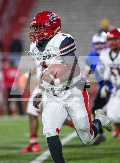Thumbnail 1 in Lake Taylor vs. Tuscarora (VHSL Class 4 Final) photogallery.