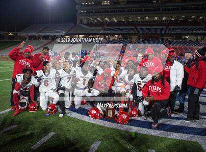 Thumbnail 1 in Lake Taylor vs. Tuscarora (VHSL Class 4 Final) photogallery.