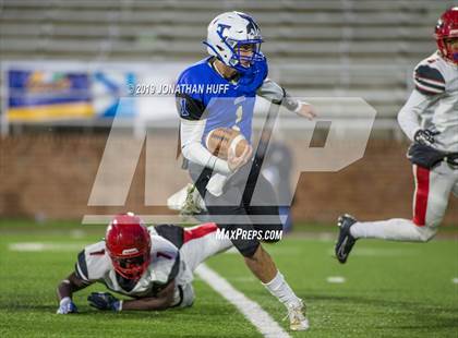 Thumbnail 2 in Lake Taylor vs. Tuscarora (VHSL Class 4 Final) photogallery.