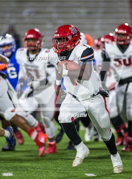 Thumbnail 3 in Lake Taylor vs. Tuscarora (VHSL Class 4 Final) photogallery.