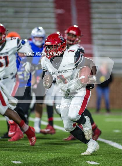 Thumbnail 1 in Lake Taylor vs. Tuscarora (VHSL Class 4 Final) photogallery.