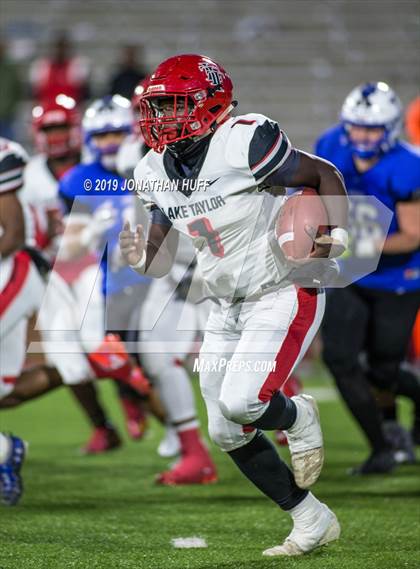 Thumbnail 2 in Lake Taylor vs. Tuscarora (VHSL Class 4 Final) photogallery.