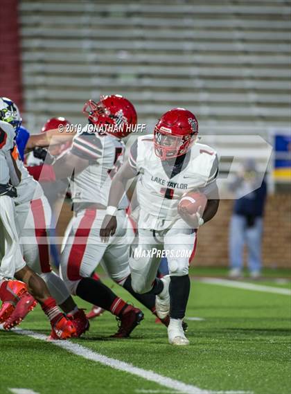 Thumbnail 2 in Lake Taylor vs. Tuscarora (VHSL Class 4 Final) photogallery.