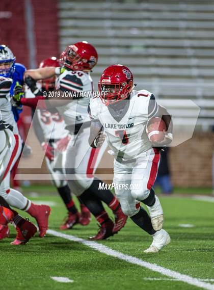 Thumbnail 2 in Lake Taylor vs. Tuscarora (VHSL Class 4 Final) photogallery.
