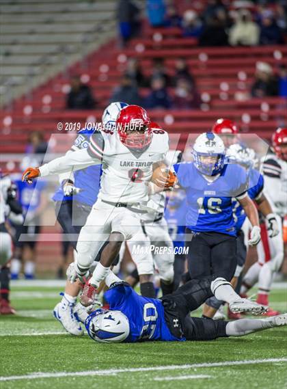 Thumbnail 2 in Lake Taylor vs. Tuscarora (VHSL Class 4 Final) photogallery.