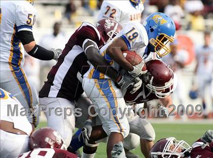 Thumbnail 1 in Athens vs. La Vega (Texas Bi-District Playoffs) photogallery.