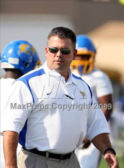 Thumbnail 3 in Athens vs. La Vega (Texas Bi-District Playoffs) photogallery.