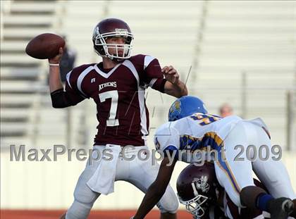 Thumbnail 1 in Athens vs. La Vega (Texas Bi-District Playoffs) photogallery.